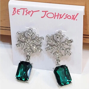 BETSEY JOHNSON Christmas Holiday Snowflake Green Crystal Sparkle Earrings NWT